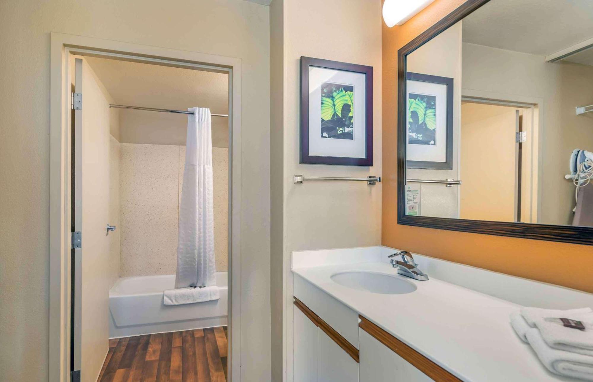 Extended America Select - Chicago - Lombard - Oakbrook 2*