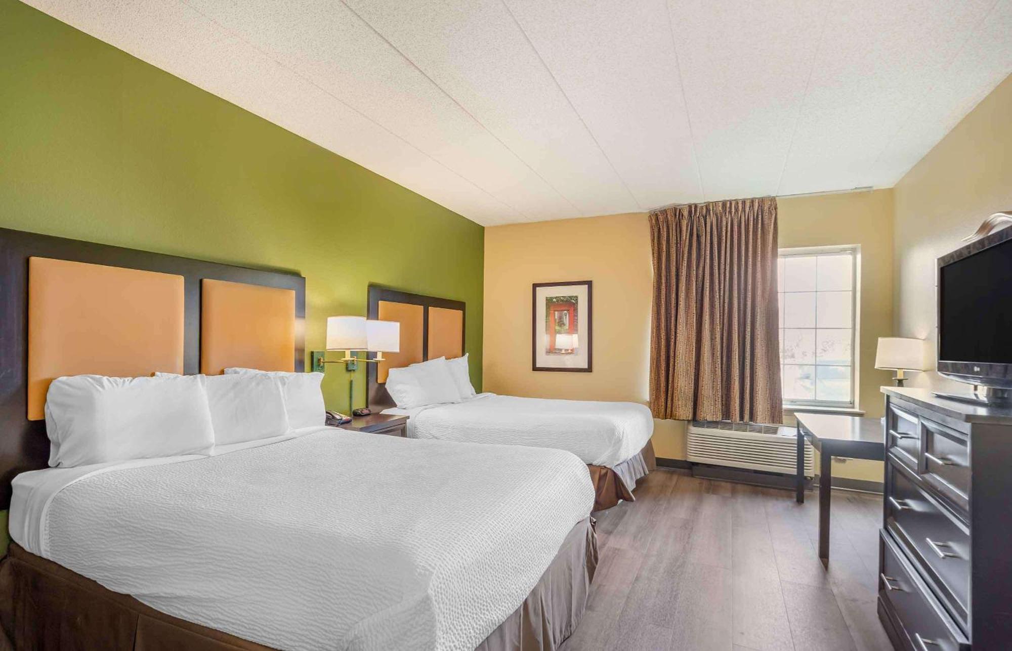 Extended America Select - Chicago - Lombard - Oakbrook