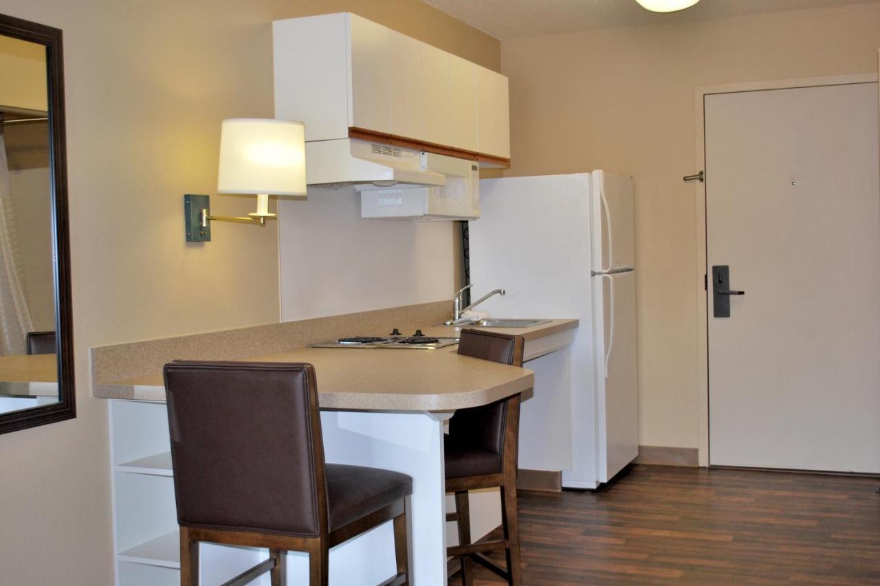 Extended America Select - Chicago - Lombard - Oakbrook Hotel 2*