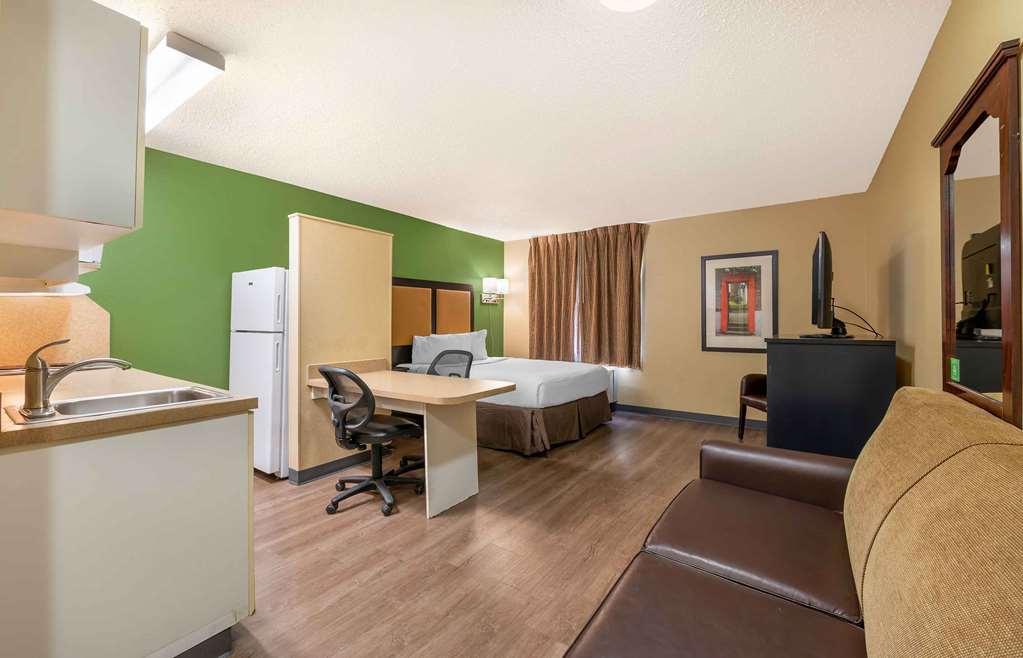 Extended America Select - Chicago - Lombard - Oakbrook Hotel 2*